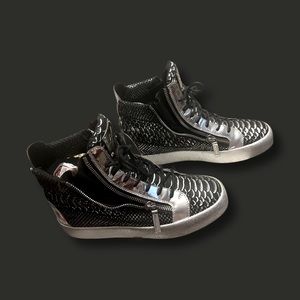 Men’s Giuseppe’s